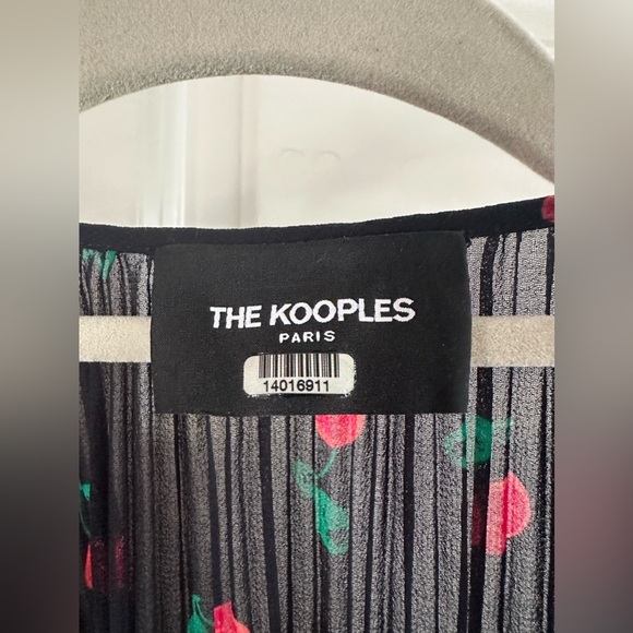 Kooples fun, great fitting top with cherry design. Casual and can dress up! - Picture 5 of 8